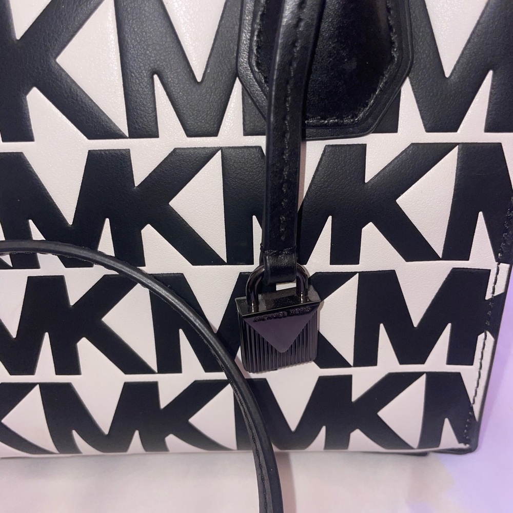 Michael Kors Monogram Black and White Satchel - Picture 4 of 11